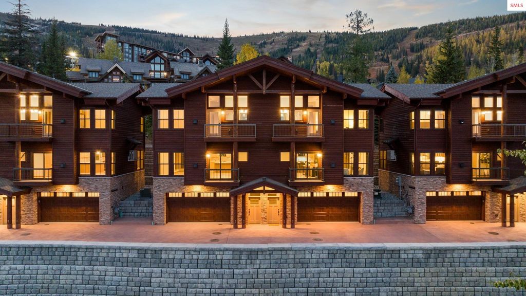 32 Olaf Ct, Sandpoint, ID 83864