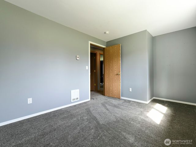 25515 50th Avenue E, Graham, WA 98338
