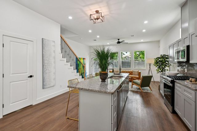 6808 Madrid St, Houston, TX 77021