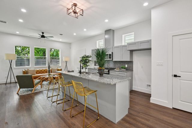 6808 Madrid St, Houston, TX 77021