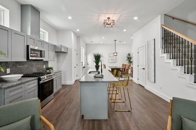 6808 Madrid St, Houston, TX 77021