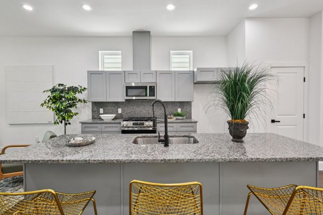 6808 Madrid St, Houston, TX 77021