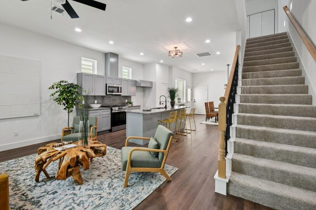 6808 Madrid St, Houston, TX 77021
