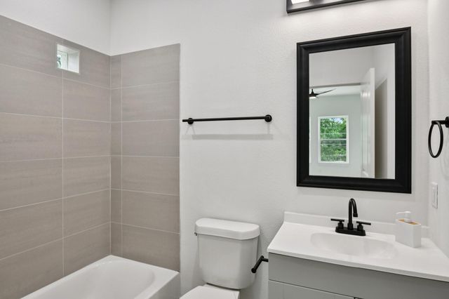 6808 Madrid St, Houston, TX 77021