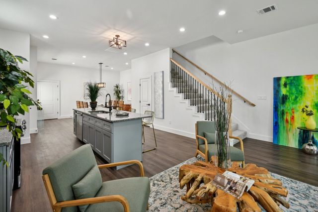 6808 Madrid St, Houston, TX 77021