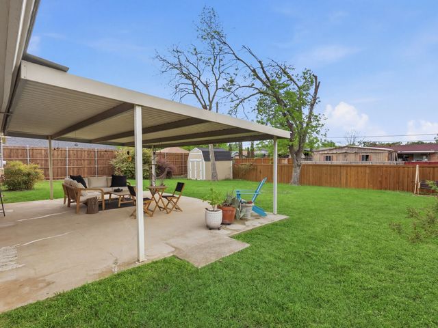 2613 W Rochelle Road, Irving, TX 75062