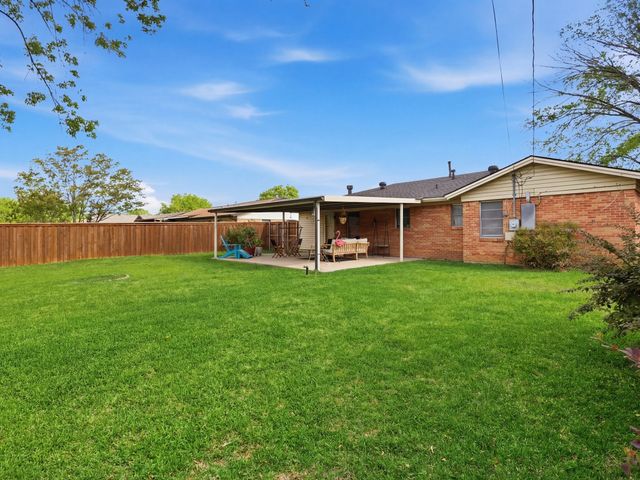 2613 W Rochelle Road, Irving, TX 75062