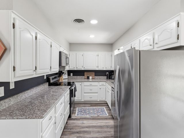 2613 W Rochelle Road, Irving, TX 75062