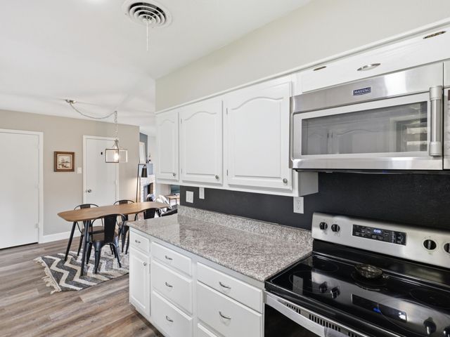 2613 W Rochelle Road, Irving, TX 75062