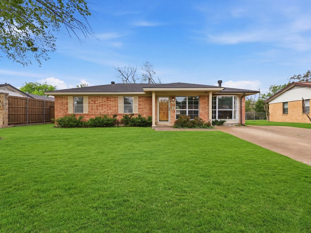2613 W Rochelle Road, Irving, TX 75062