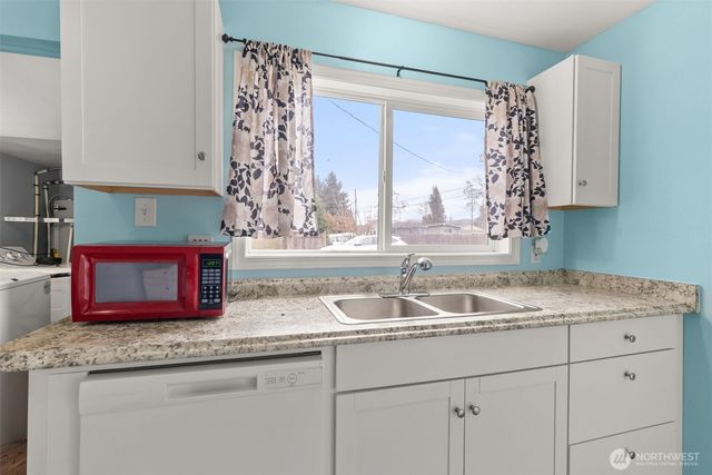 313 Rosewood St, Kelso, WA 98626