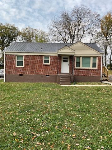 1818 Sunset Ave, Columbia, TN 38401