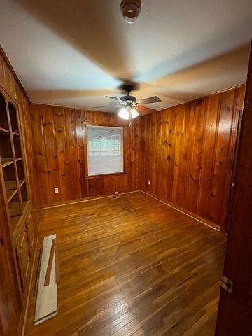 1818 Sunset Ave, Columbia, TN 38401