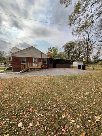 1818 Sunset Ave, Columbia, TN 38401