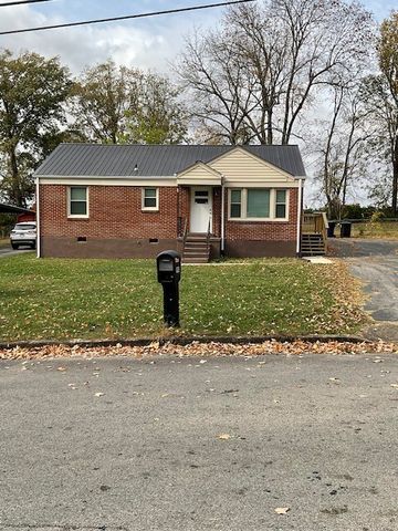 1818 Sunset Ave, Columbia, TN 38401