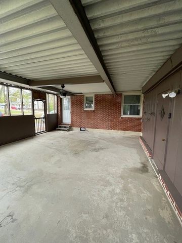 1818 Sunset Ave, Columbia, TN 38401