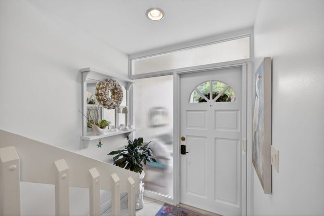 301 Old Meadow Way, Palm Beach Gardens, FL 33418