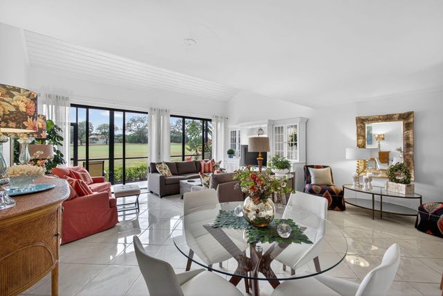 301 Old Meadow Way, Palm Beach Gardens, FL 33418