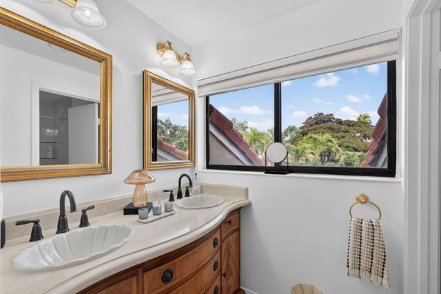 301 Old Meadow Way, Palm Beach Gardens, FL 33418