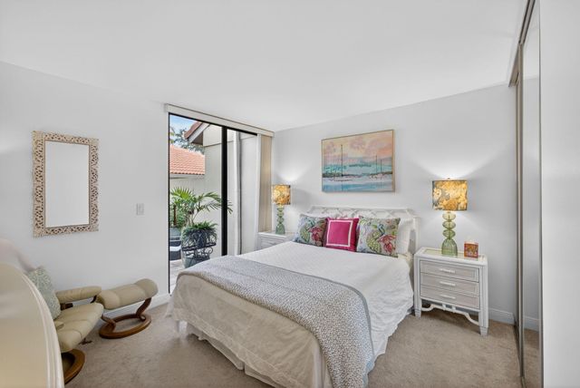 301 Old Meadow Way, Palm Beach Gardens, FL 33418