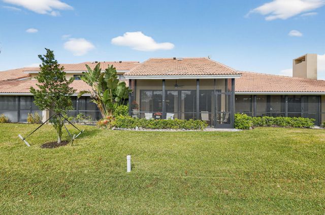 301 Old Meadow Way, Palm Beach Gardens, FL 33418