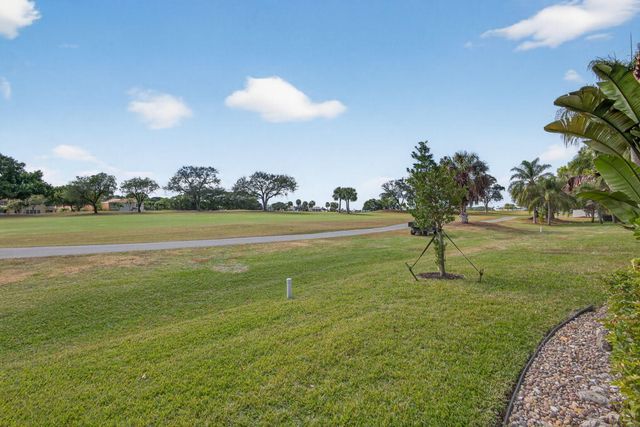 301 Old Meadow Way, Palm Beach Gardens, FL 33418