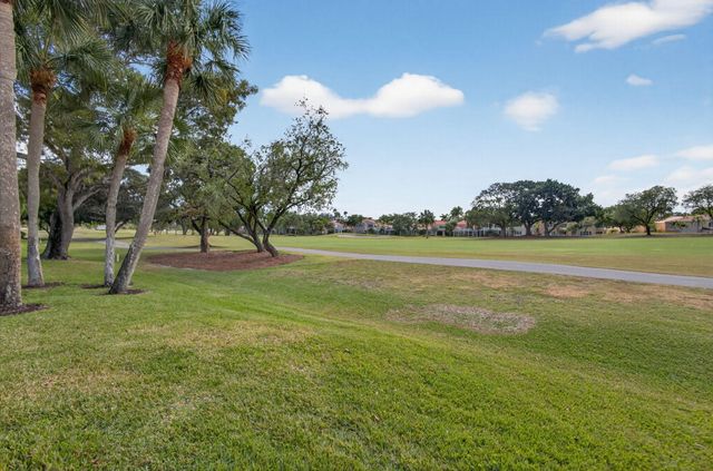 301 Old Meadow Way, Palm Beach Gardens, FL 33418