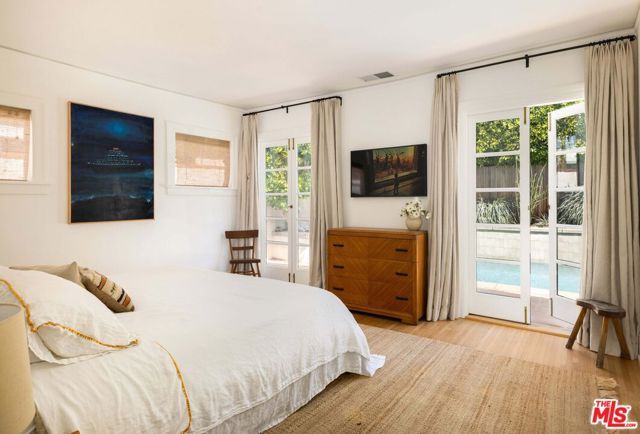4801 Ambrose Avenue, Los Angeles, CA 90027