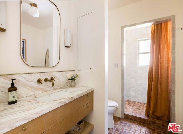 4801 Ambrose Avenue, Los Angeles, CA 90027