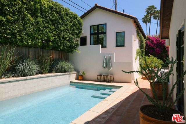 4801 Ambrose Avenue, Los Angeles, CA 90027