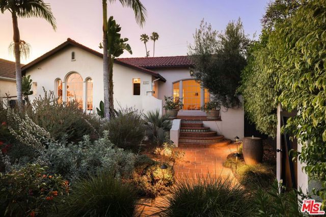 4801 Ambrose Avenue, Los Angeles, CA 90027
