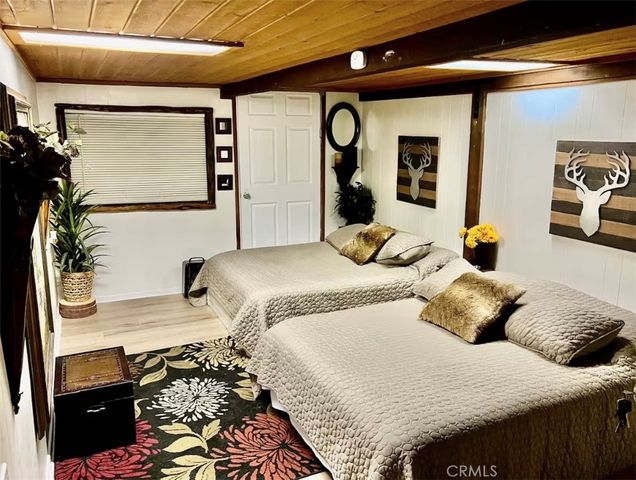 1002 CHEROKEE ST, Fawnskin, CA 92333