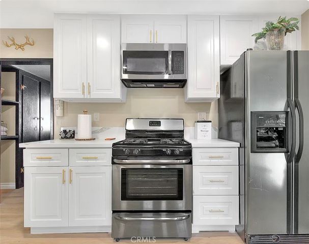 1002 CHEROKEE ST, Fawnskin, CA 92333