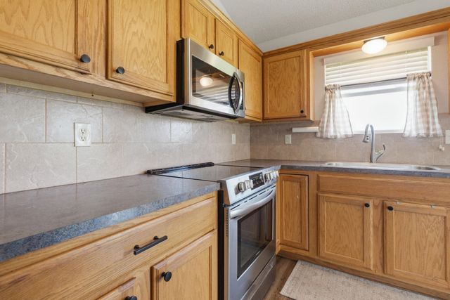 221 S Maize Rd, Wichita, KS 67209