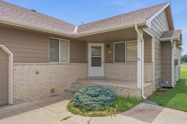 221 S Maize Rd, Wichita, KS 67209