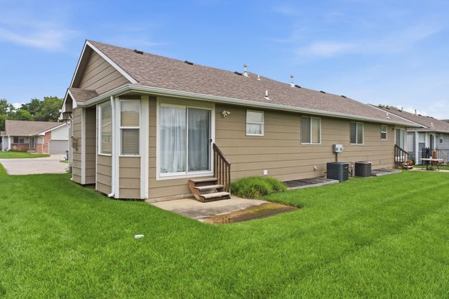 221 S Maize Rd, Wichita, KS 67209