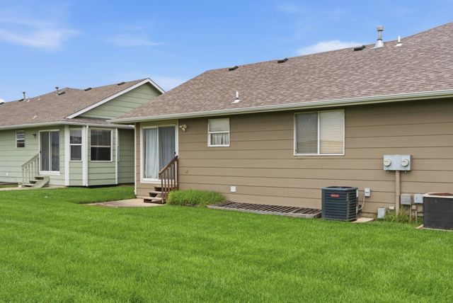 221 S Maize Rd, Wichita, KS 67209
