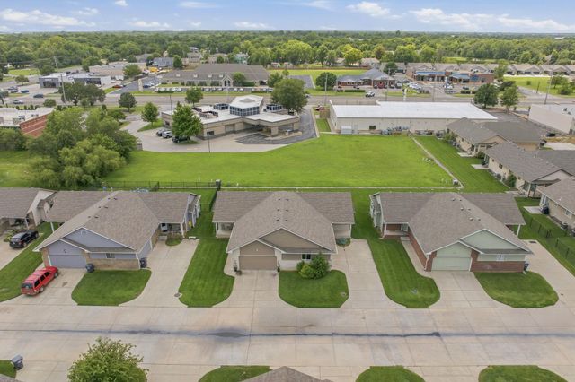 221 S Maize Rd, Wichita, KS 67209