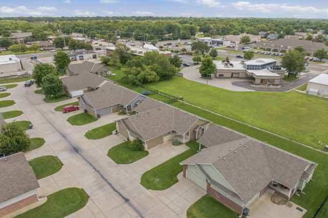 221 S Maize Rd, Wichita, KS 67209
