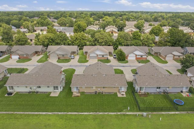 221 S Maize Rd, Wichita, KS 67209