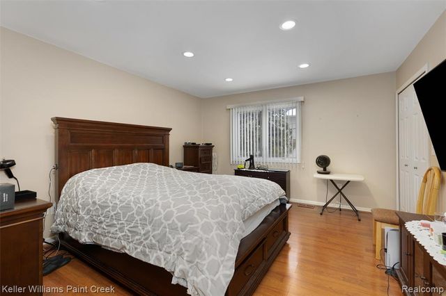 5615 Loveland Street, West Bloomfield, MI 48322