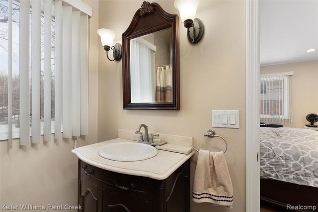 5615 Loveland Street, West Bloomfield, MI 48322