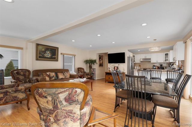 5615 Loveland Street, West Bloomfield, MI 48322