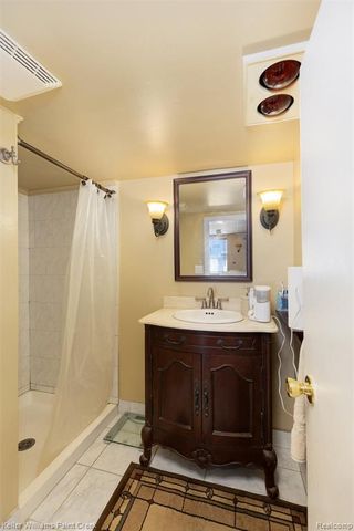 5615 Loveland Street, West Bloomfield, MI 48322