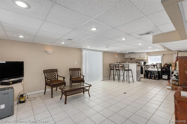 5615 Loveland Street, West Bloomfield, MI 48322