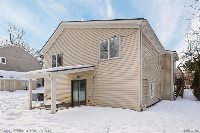 5615 Loveland Street, West Bloomfield, MI 48322