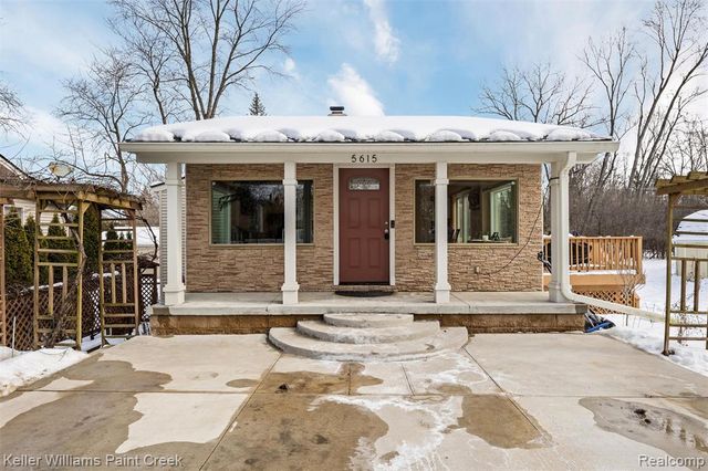 5615 Loveland Street, West Bloomfield, MI 48322