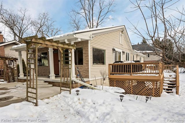 5615 Loveland Street, West Bloomfield, MI 48322