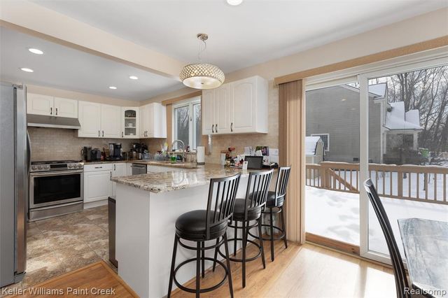 5615 Loveland Street, West Bloomfield, MI 48322