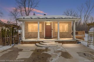 5615 Loveland Street, West Bloomfield, MI 48322